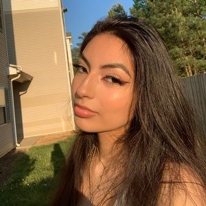 Meet your Posher, Vivi